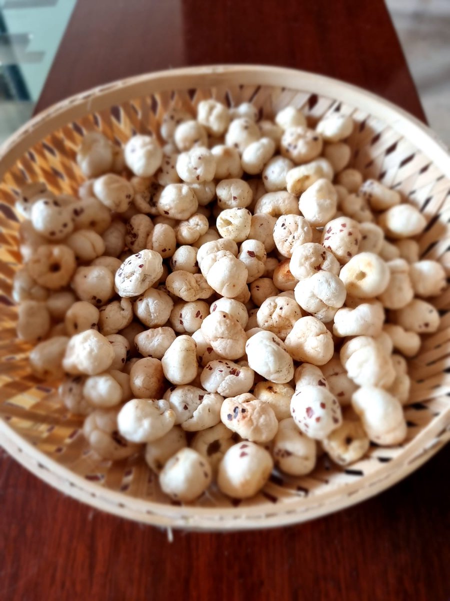 MissionAahar's tweet photo. 😋Mad Over Makhanas.
Makhanas, also called fox nuts, or lotus seeds.Consume them if you have
#hypertension
#Diabetes
#Kidneyproblems
#BoneProblems
#Sleepdisturbance
#Pregnancy
#Proteindeficiency
It's also good weight loss & anti-aging snack.
Eat them guilt free!
#missionaahar https://t.co/BAPC9EfnhT
