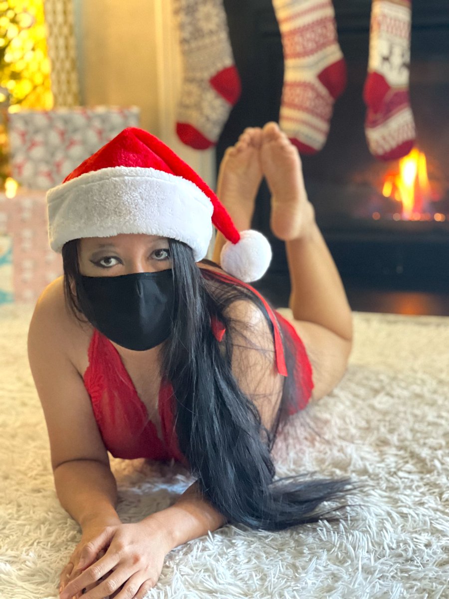 Maisushigirl's tweet photo. All I want for Christmas is a creampie 💦💦💦 https://t.co/4EkEHRFLE4