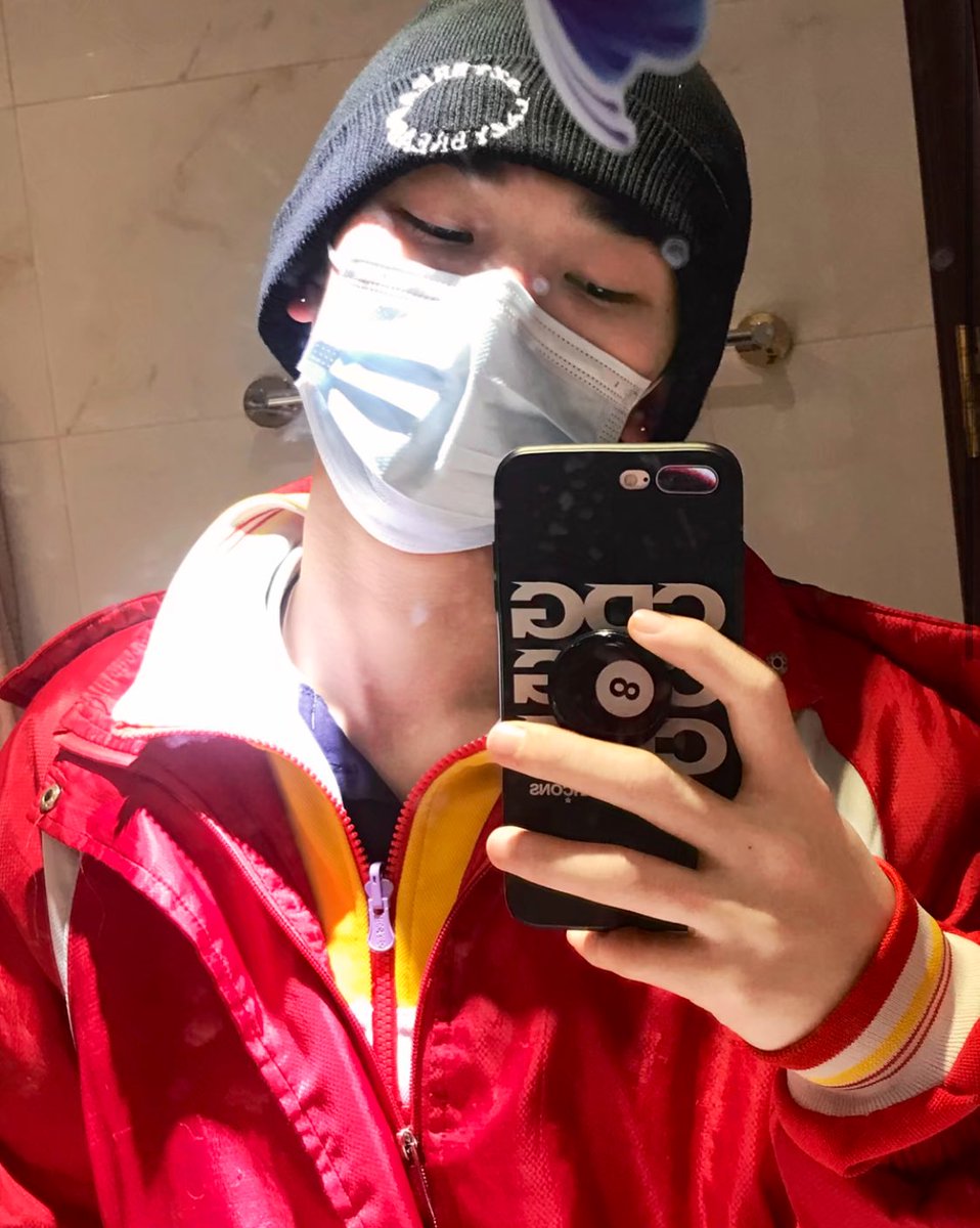 34567qwer's tweet photo. 圣诞节到了，会有礼物吗 https://t.co/kahwdlcnzd
