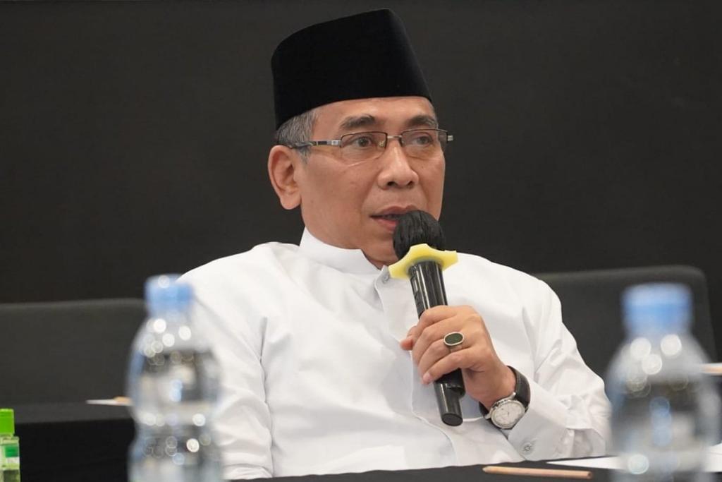 thoriqatuna's tweet photo. “Kiamat kian dekat. Menikahlah, karena dajal itu jomlo.”

KH. Yahya Cholil Staquf
Ketua Umum PBNU https://t.co/4Vho5rQRTX