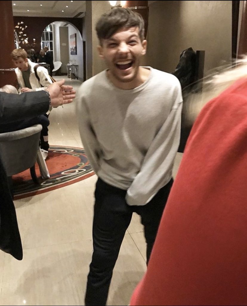 HAPPY BIRTHDAY LOUIS ft one of my fav pics 