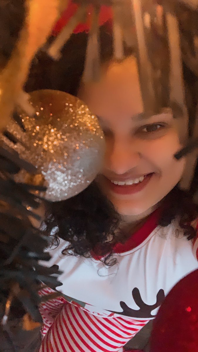 FloryCantoX's tweet image. Hasta para dormir andamos el #XmasMood. Nite, nite 🎄