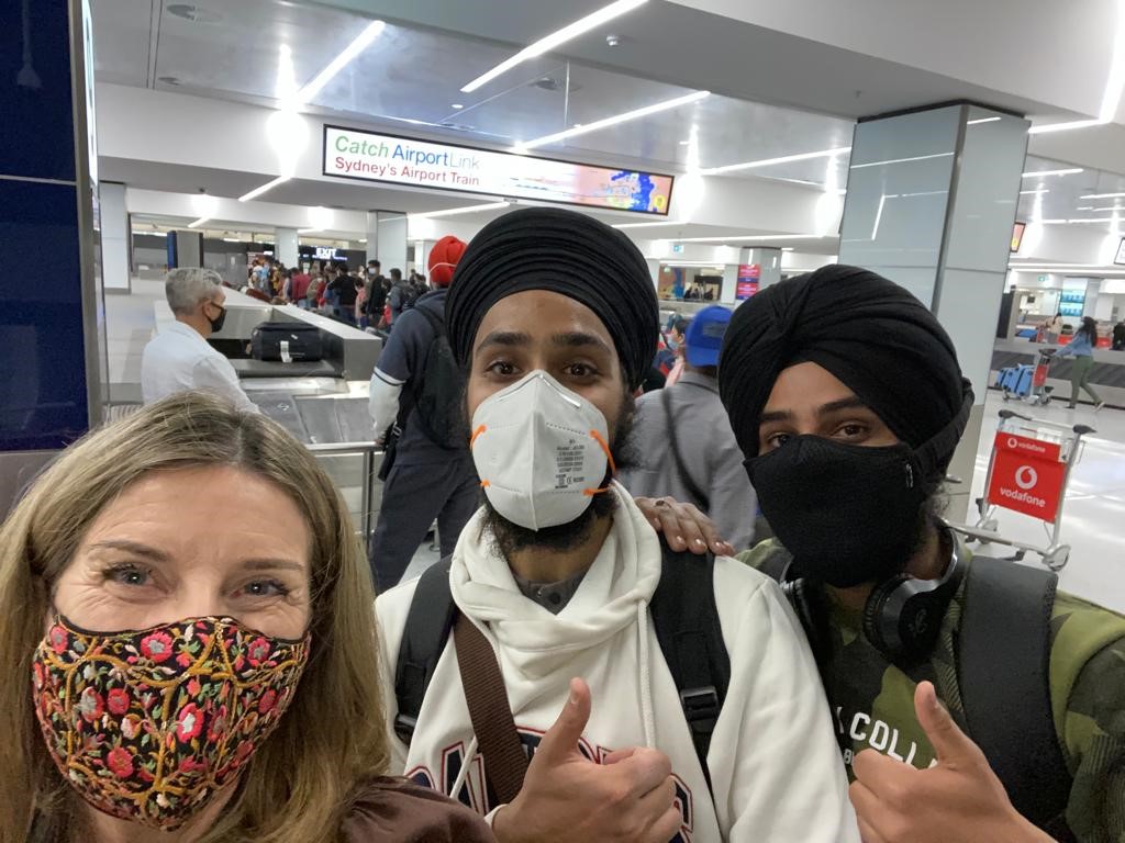 AustradeIndia's tweet photo. Great Buzz at @SydneyAirport with the arrival of #internationalstudents. Our @mksouthasia met 2 #Indian students have been studying online and dreaming about arrival into 🇦🇺 for 2 years. With their dreams meeting reality, they are excited for their first Christmas in #Australia. https://t.co/eV9rd1VRhf
