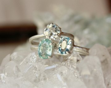 Lupopo_cafe's tweet photo. 2022年のスタートは
この方の展示から始まります💍✨

【個展予告】

『 #宙の指環 』
~The Rings of the Universe~

2022年1月6日(木)～10日(月)

insulaさん　
@insulas728

”幸せを呼び込むステキな自己投資”

まずはこちらのタグから
作品をご覧下さい☺️💕
↓↓↓
#宙の指環

開催まであと13日😲🌈 https://t.co/XmPrUNKDj9