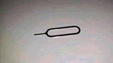 ElRuso4k's tweet photo. Pertenezco a ese por ciento de la población que se le perdió esto a la semana de comprarse el teléfono https://t.co/ioTwnHP3y4