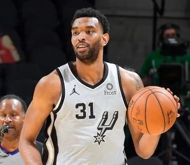 TheHoopCentral's tweet photo. Keita Bates-Diop tonight:

30 Points 
7 Rebounds
100% FG
3/3 3PM

🔥🔥🔥 https://t.co/wVAv3H417W