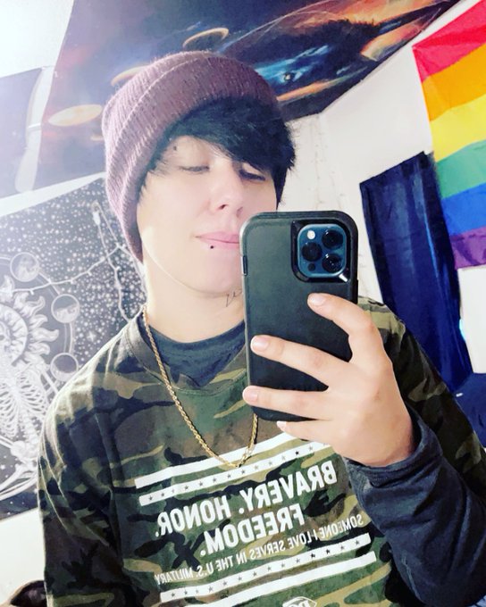 This is me 🥺 Tom boyish but can flip 👀 https://t.co/PNn1LzJ2IG