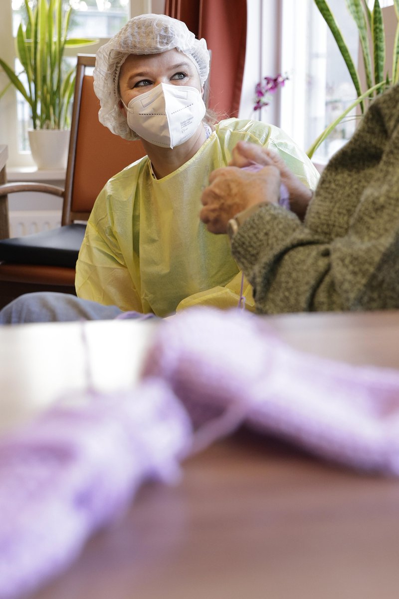 Kerst op de ’covid’; een kijkje achter de schermen bij HilverZorg: ’We hebben samen veel gelachen, en samen veel gehuild’ dlvr.it/SFy07K