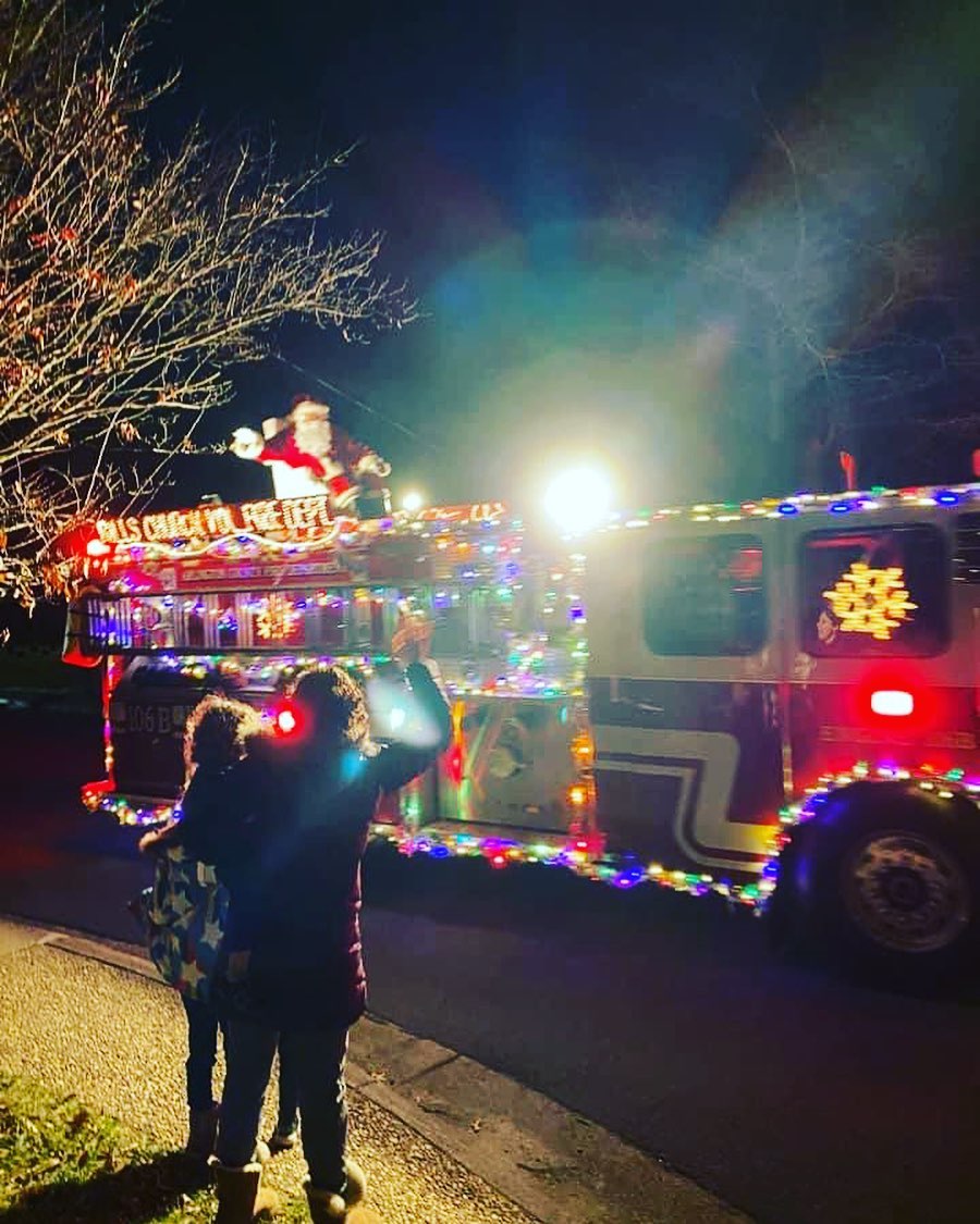 FallsChurchVFD's tweet photo. #Santamobile has concluded its 2021 tour. The Falls Church Volunteer Fire Department thanks the community and well-wishers, young and old, for receiving us in your neighborhoods. #HappyHolidays https://t.co/BZit96IcHu
