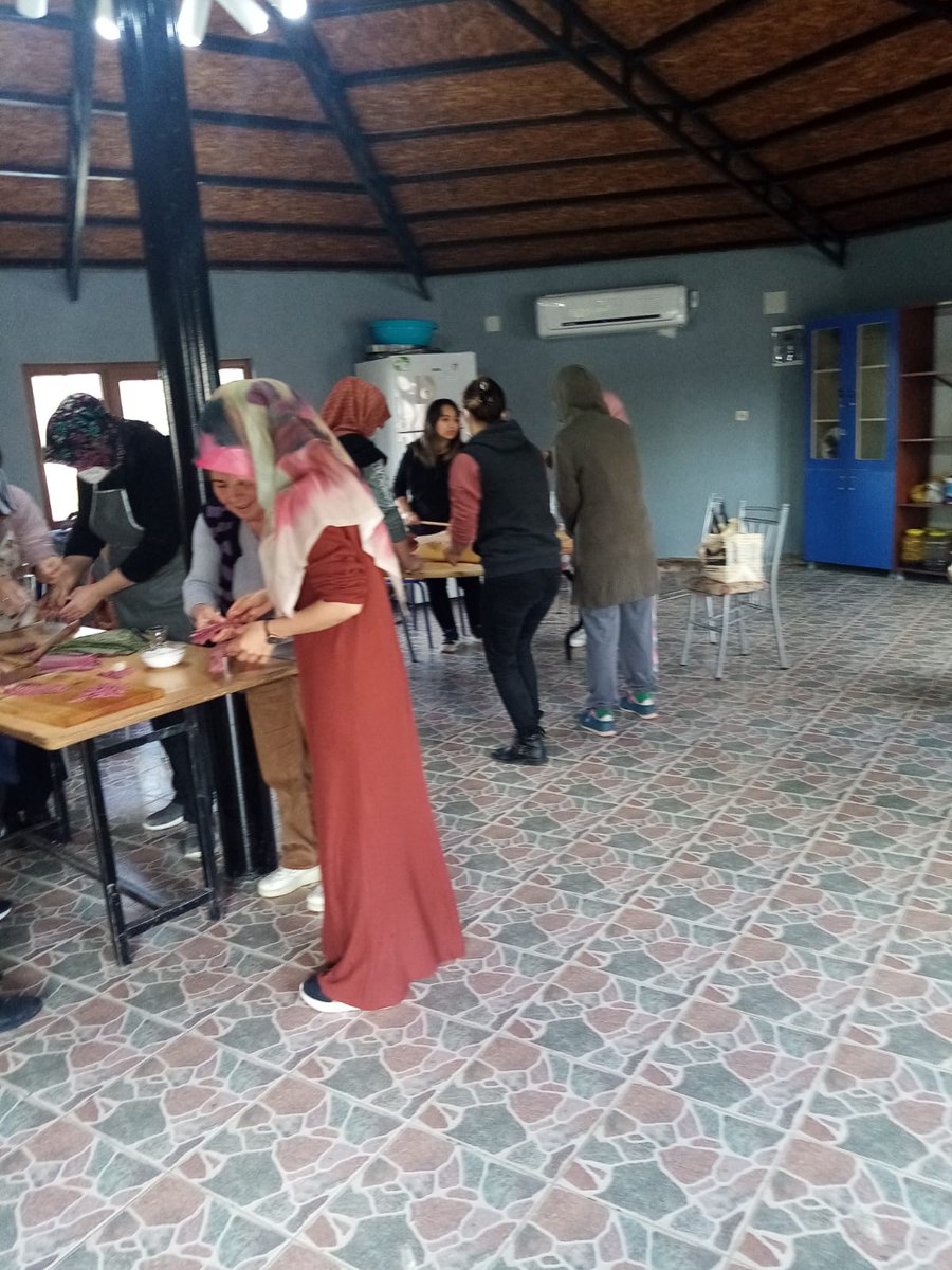 muthem_33's tweet photo. Mut Halk Eğitim Merkezimizde yeni hizmete giren Aşçılık Kursları binamızda Türk Mutfağı Kursumuz başladı.
@mebhbogm  @hbogovtr @hayatboyuailesi
@AdemKoca46 @batuhan__bingol @MikailEREN33
 @harungergin @Mersinhayatboyu https://t.co/KKpAv2s8UG