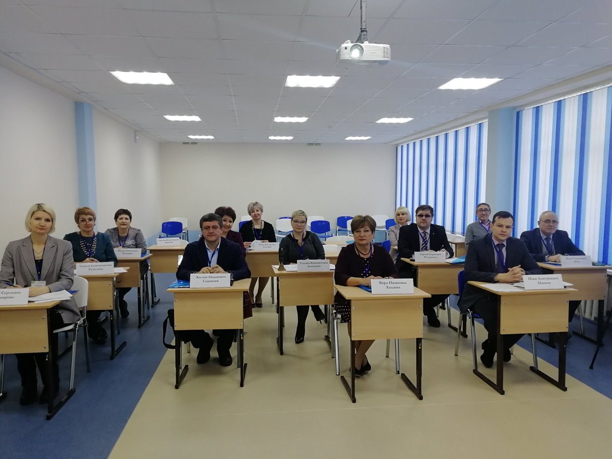 V_Halaeva's tweet photo. В Самаре стартовал конкурс «Учитель года - 2022». 24 и 24 декабря конкурсанты поделились своими методическими идеями. https://t.co/DrGBCFNvFH