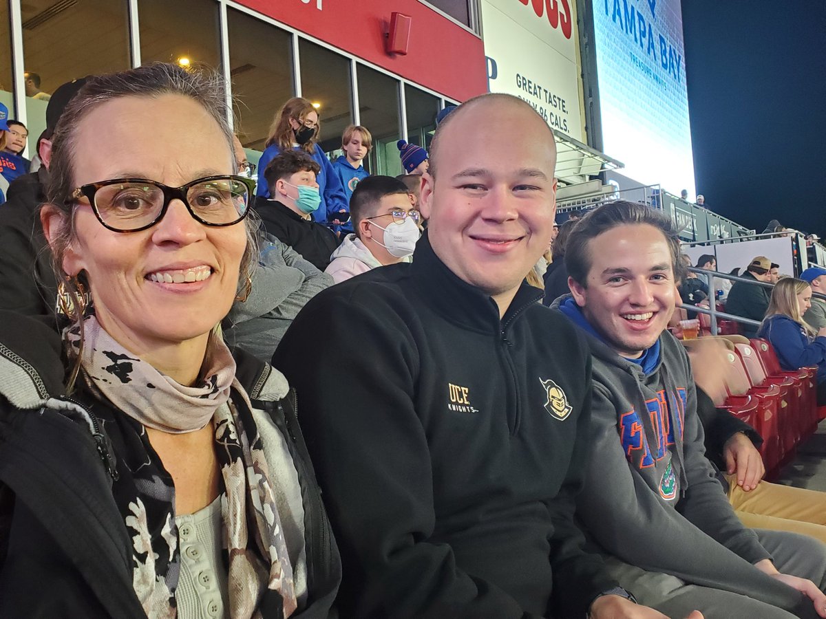 Al_Snow's tweet photo. A little Thursday night Gasparilla Bowl. UCF vs some team with an off shade of orange and blue. #GasparillaBowl #UCF #ucfknights https://t.co/4rsFwkM8BP