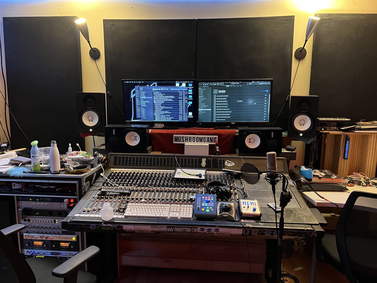 Doy gracias a Dios por el honor de asistir al estudio de Rita Duran y su esposo Kenny Lloyd dónde puede sentir al máximo la expresión del arte que el señor le a regalado. Dios nos brinda oportunidades todos los días, solo debemos aceptarlas y seguirlas. #musica #producción