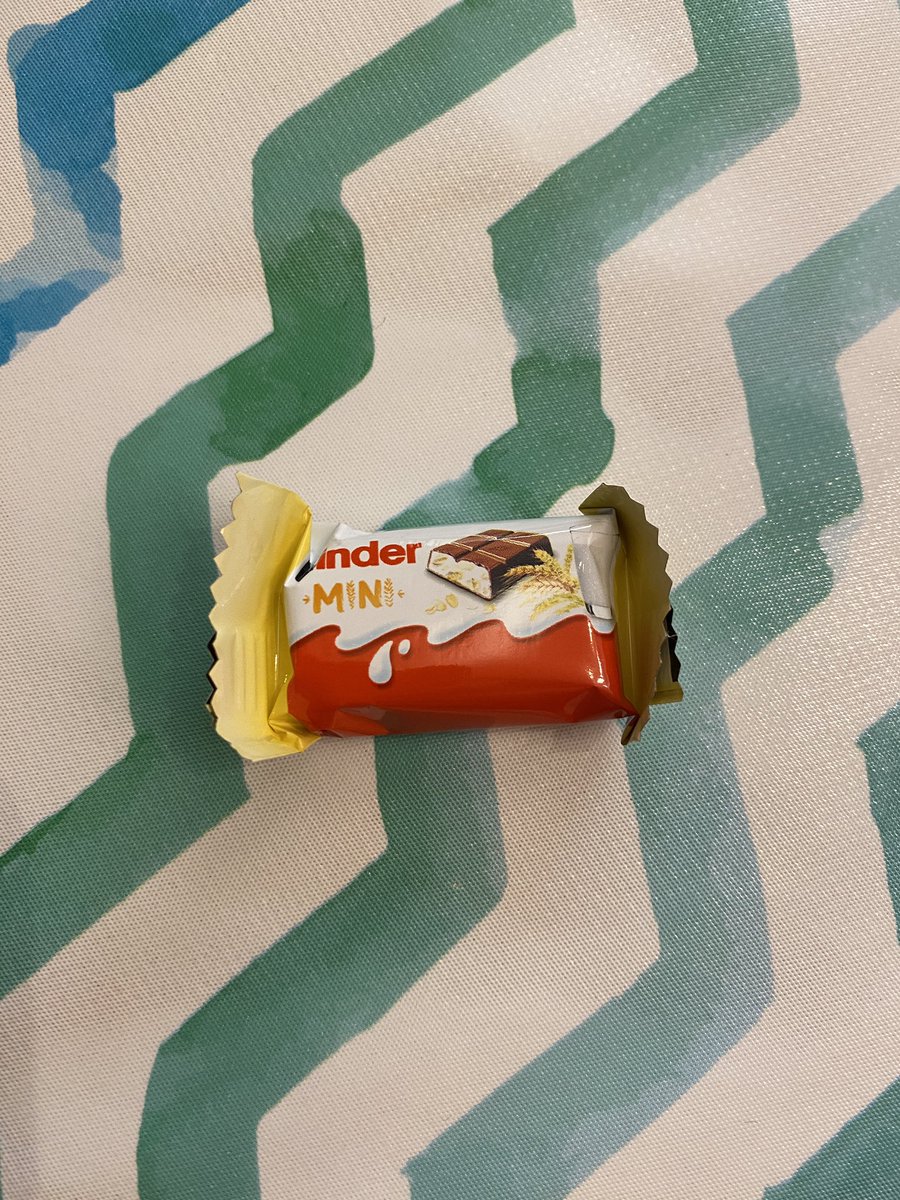 annieodair's tweet photo. ¿Alguien más a favor de quitar este chocolate del calendario de adviento de Kinder y poner más Schoko-bons? 🎄✨🍫 https://t.co/LBBkKgNBUp