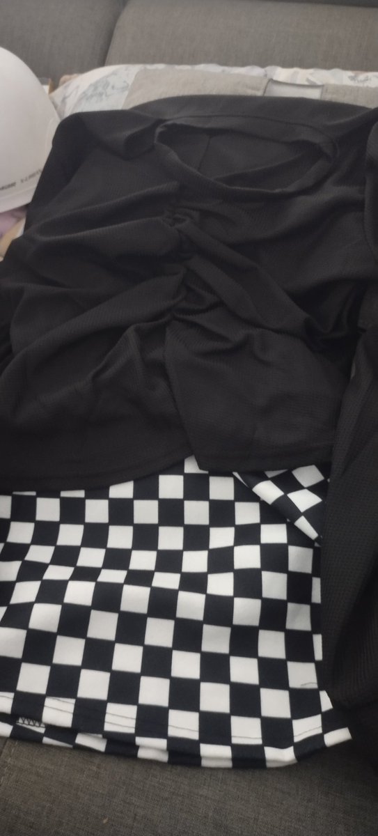 ChandreLau's tweet image. Just like the Queen Gambit Chess ♟️ skirt with clothe.ppl just don't know about how queen gambin it's so 🆒 n how to play but I'm I'm 💕 with 🧰.