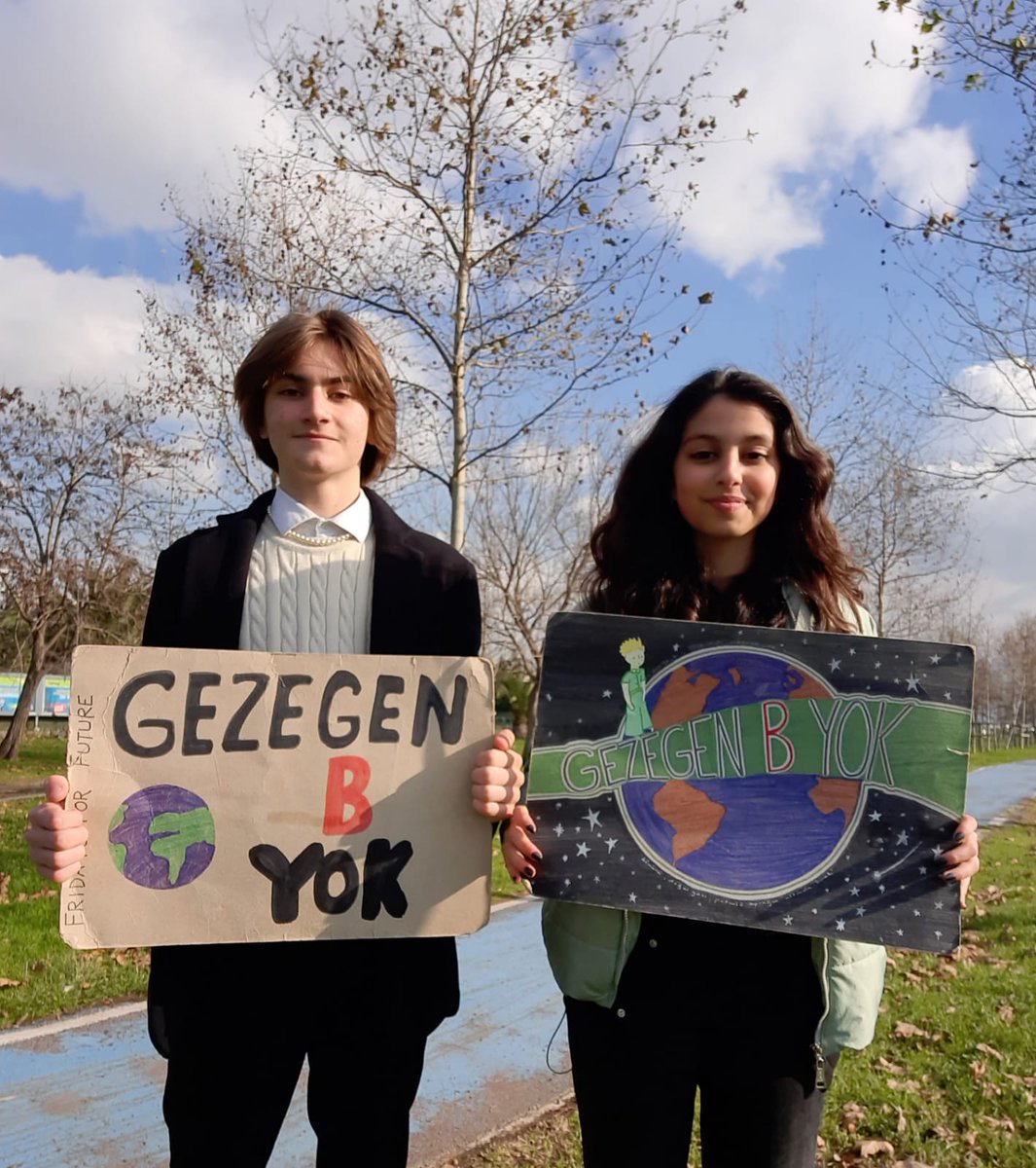 Never doubt that you can change the world. ✊🔥
All you need is love, trust and dedication. 💚🌍

📍Istanbul, Turkey

#UprootTheSystem #NoPlanetB 
#ClimateStrike w/Dila Kaya💚
#PeopleUnitedWillNeverBeDefeated #FightEveryCrisis