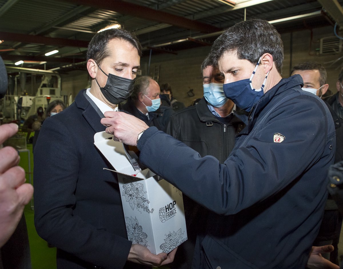 Agra Nova tweet media