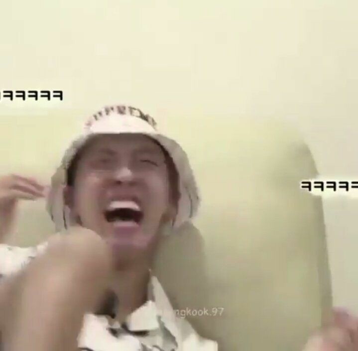 yesminemily's tweet photo. @bts_jinjokes @BTS_twt Why does it feels like it actually happened in real- https://t.co/HiKsupPjJE