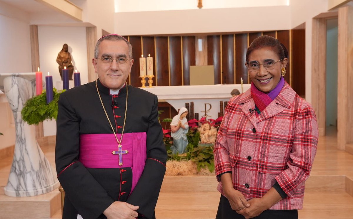 Untuk kawan-kawan yang merayakan Natal, I wish you a very happy and joyful Christmas .. all the best for the upcoming new year 🎄🎉