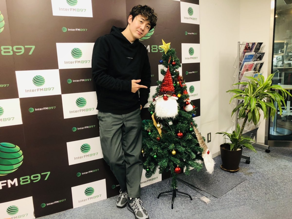 HIPHOPGREEN897's tweet photo. 今週もお付き合いいただき、
ありがとうございました☺️

最終回となる来週は
#ラップオバケ のメンバーを迎えて
スタジオLIVEしちゃいます🎉

メッセージテーマは「#2022年の目標」
皆さんの目標を教えてください！
📩：hhg@interfm.jp

ツイッターは「#hiphopg」まで！

#interfm897 #radiko https://t.co/L2OCEHpmg0
