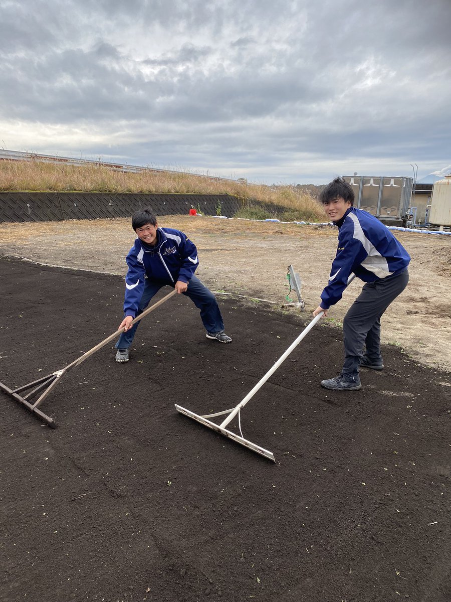 nifsbbc's tweet photo. 【年末大清掃】
本日、今年最後の全体での活動として大清掃を行いました。
#鹿屋体育大学
#鹿屋体大
#鹿屋
#KANOYAPRIDE
#CoreWide
#かのやならかのーや
#部員の将来のため
#野球部のため
#大学のため
#社会のため
#NIFS
#BlueWinds https://t.co/S1Gx8STXkD