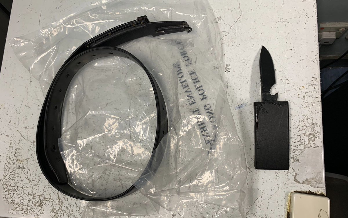 hkpoliceforce's tweet photo. #DontBreakTheLaw|DEC24—Man #ARRESTED on suspicion of possessing offensive weapon in public—found w/ a knife concealed in his belt. #HKPF arrested 5 ppl so far for inciting violent+unlawful acts on #ChristmasEve via Internet
Pls #SpotAndReport suspicious persons/objects/happenings https://t.co/gHuGw7Yk5C
