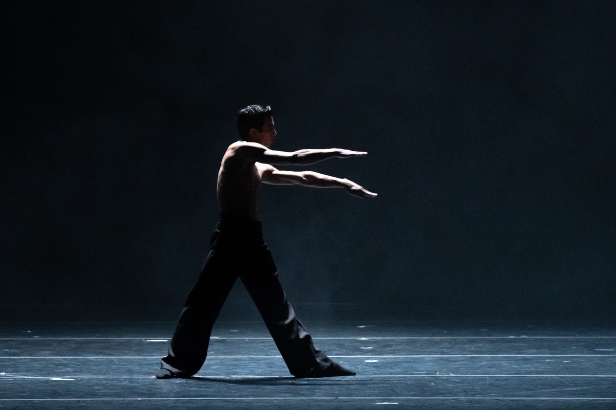 CNDanzaMX's tweet photo. El #ProgramaDeEstrenos, danza que integró cuatro obras contemporáneas de reconocidos coreógrafos internacionales se transmite ¡HOY! como parte de “Lo mejor del 2021” de la #CNDanzaMx.🩰

🗓️Enero: sábado 29, 19h
📍YouTube: CNDanzaMX / Facebook: CNDanzaINBAL
📷García-Jáuregui https://t.co/G9GG3fghVQ