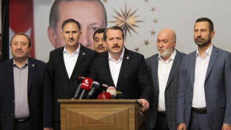 Size teşekkür edenler bunlar olmalı sayım bakan. 5 milyon memur ve memur emeklisi yüzde 5 zamma teşekkür etmez. Edip etmeyeceğini yapacagınız ilk seçimde görürsünüz sayın bakan.
<a href="/NureddinNebati/">Dr.Nureddin NEBATİ🇹🇷</a>
#SağlıkçıTeşekkürEtmiyor