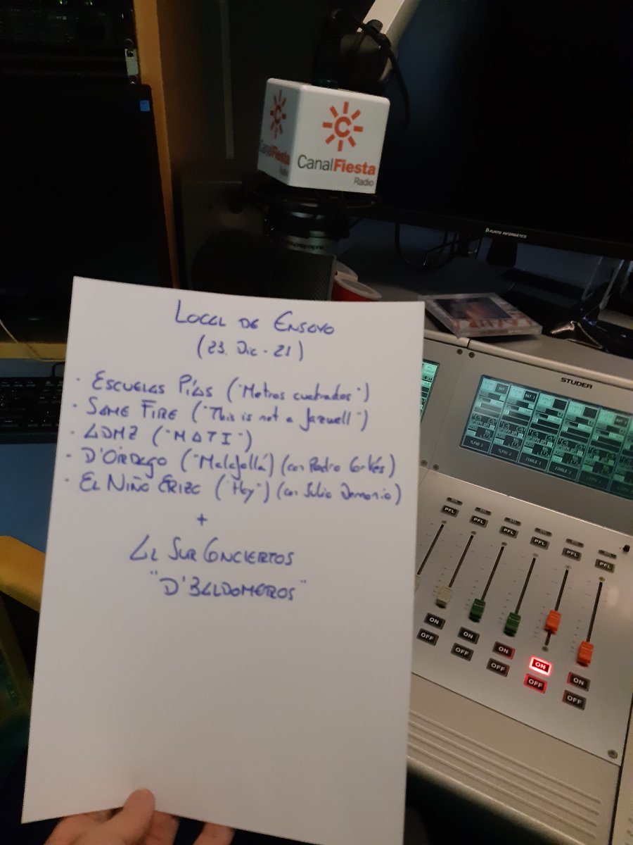 LocalDeEnsayo's tweet photo. Aquí https://t.co/86kIYYfhcM tienes el @LocalDeEnsayo emitido anoche en @canalfiesta Tuvimos hermanamiento con @AlsurConciertos (con @d_baldomeros), novedades (@escuelas_pias, @adolfomazuecos y #D'Órdago), felicitación de @ErizoNino (+ @JULIO_DEMONIO) y el adiós de #SameFire https://t.co/Fez2cKHEgn