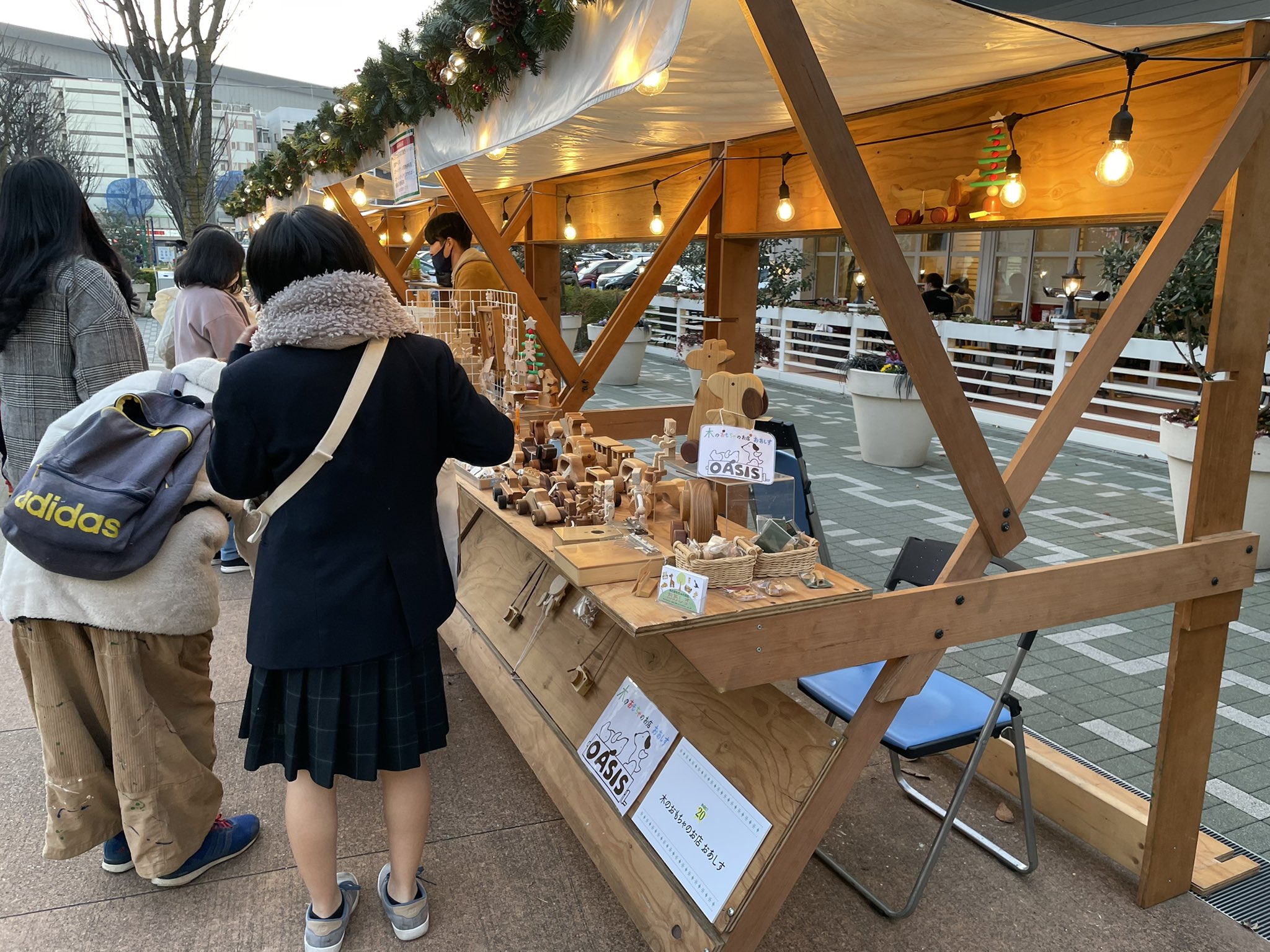 木のおもちゃのお店 おあしす 東京の江東区から来たと言うと皆さんすごく喜んでくれます いい所ですさいたま新都心 ありがとうコクーンシティ 木のおもちゃ ハンドメイド コクーンシティ さいたま新都心 クリスマス 江東twitter会 T Co