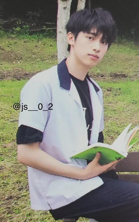 kcspeachjam's tweet photo. adding gaon on my bias list @xh_official https://t.co/mFF3wc4a9p