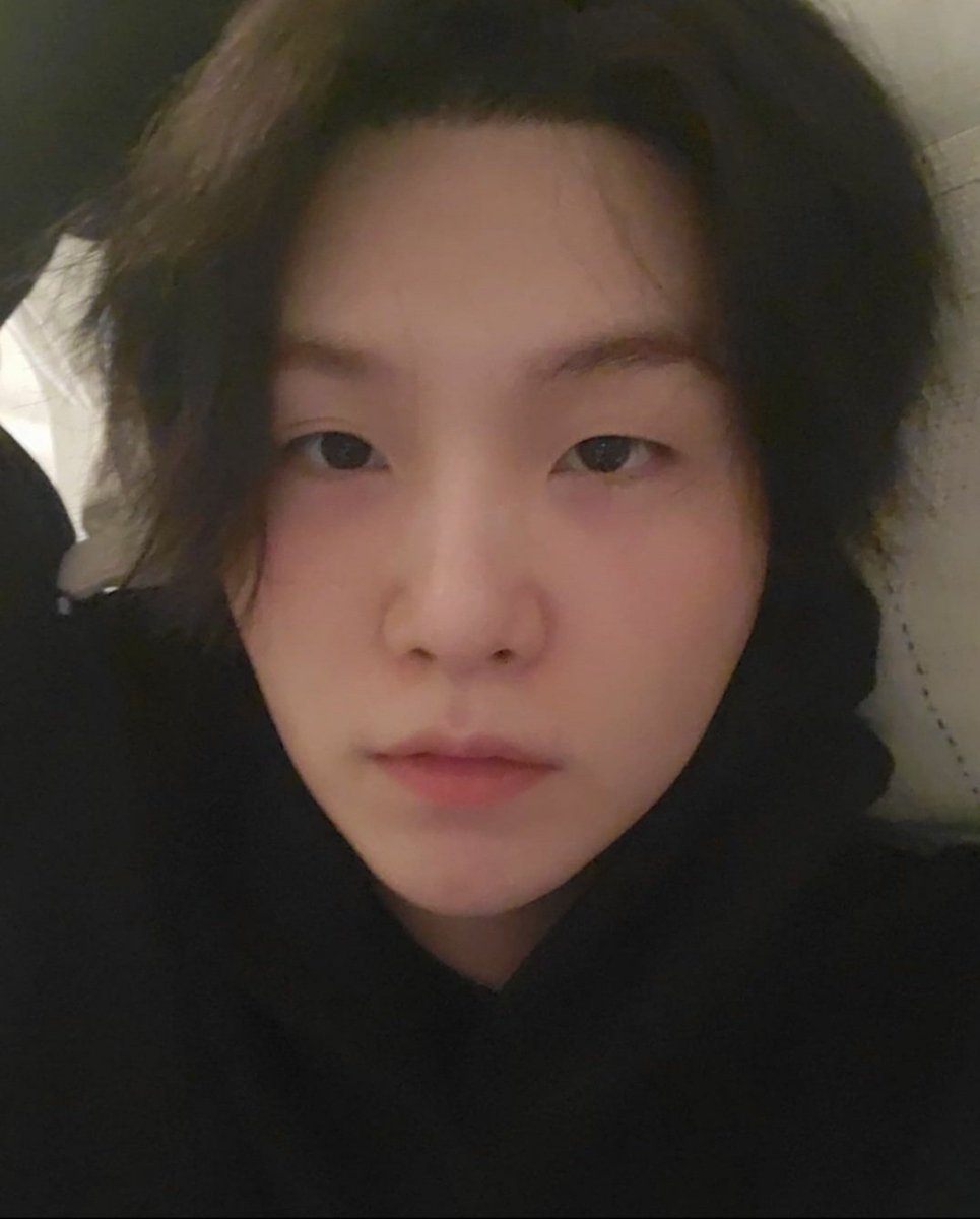 lilshooky_thang's tweet photo. hey fluff ball, please take care of yourself, I'm always rooting for you! I love you so much, you will recover soon, fighting! @BTS_twt #GetwellsoonYoongi https://t.co/bfU7gjGc6Z