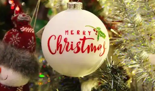 AAuscham's tweet photo. Merry Christmas! 🎄🎅🎁🥂 https://t.co/HvR3lsQN7q