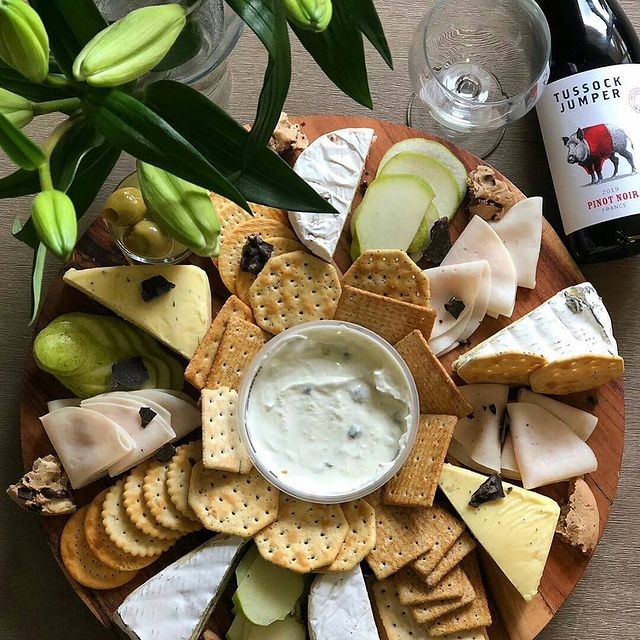 Celebrate this Christmas Eve in style 🎄with a platter of cheeses, crackers, dips and of course wine! 🍷 🧀

We hope that your night is filled with love, laughter and fun. ✨

📸 <a href="/TheJUMPsociety/">Tussock Jumper Wines</a> 

#christmaseve #cheeseandwine #love #laughter #fun #christmas #wine #wines