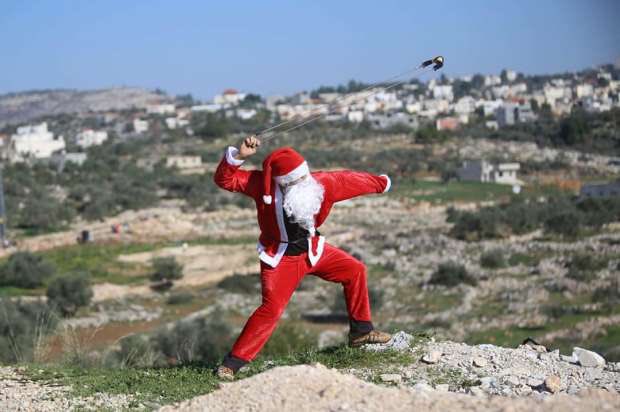 AAlarabby's tweet photo. Merry Christmas https://t.co/aOuPw5Z0DR