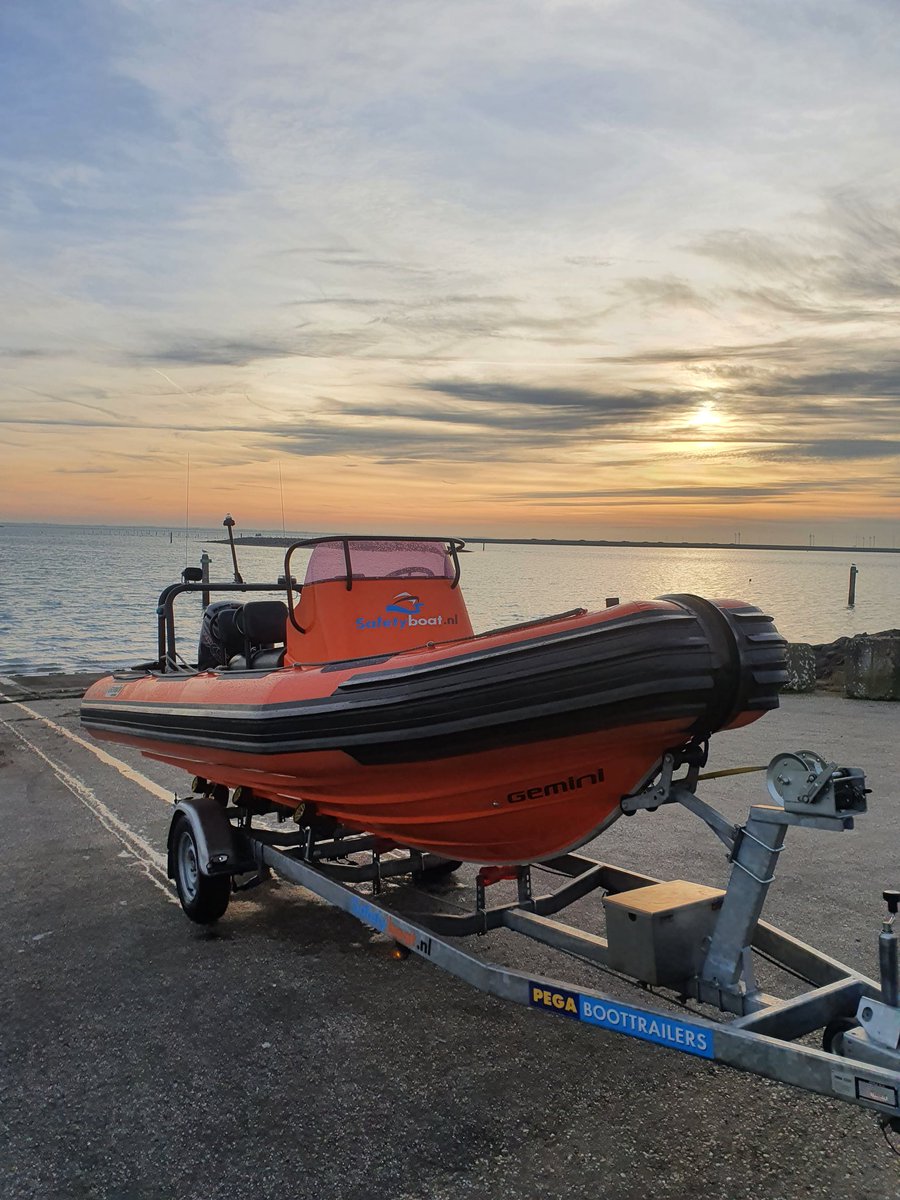 Safetyboatnl's tweet photo. De laatste werkzaamheden van dit jaar af aan het ronden. https://t.co/jc65FxcQx4 https://t.co/xoqE9Xya1y