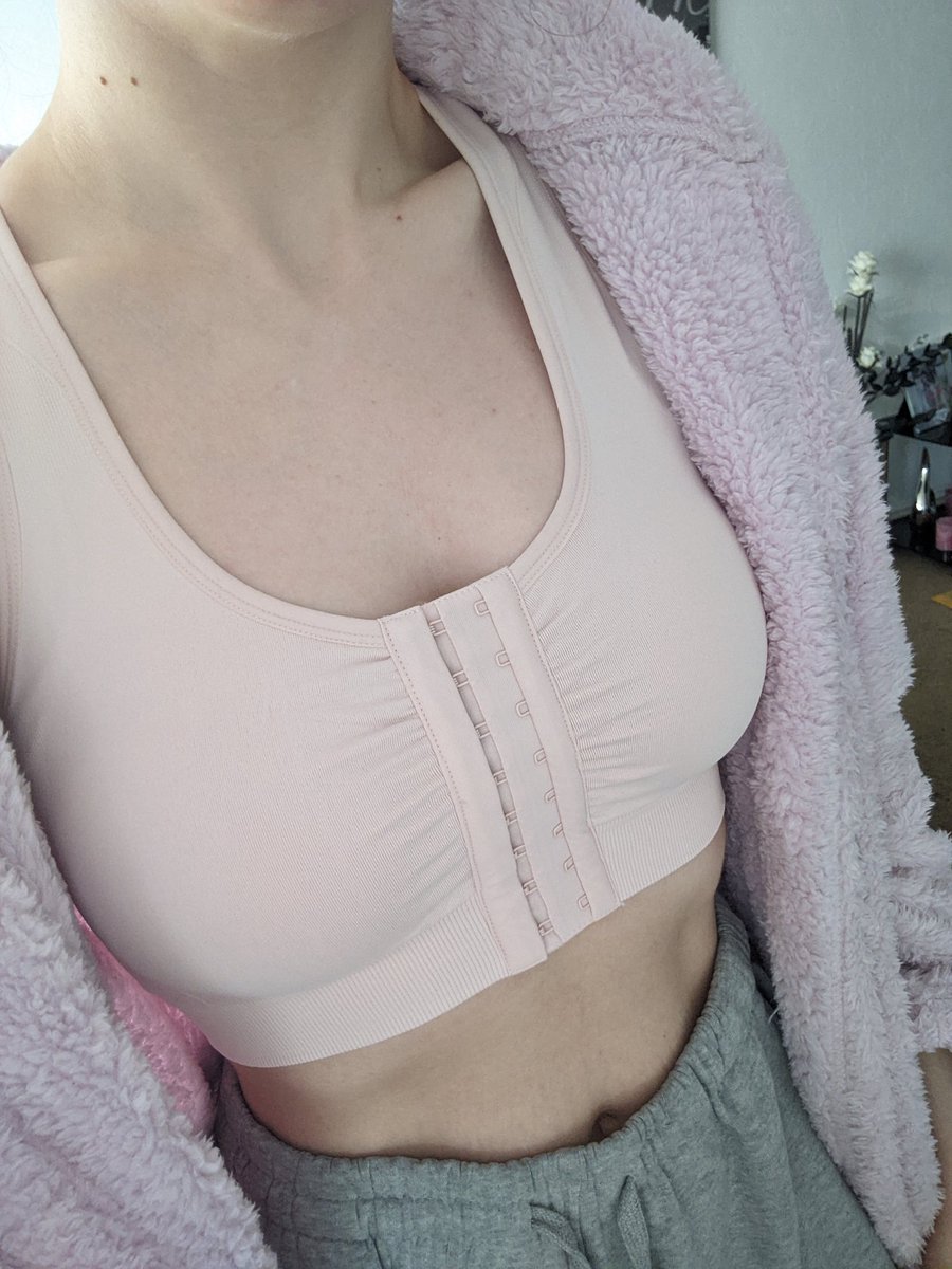 angelinahardy16's tweet image. No fancy bras for me for a while! ✨
To be honest I never really wore bras day to day but needs must at the moment 🤣
Post op bras are amazing! This one is front fastening, covers my wound and keeps everything secure 👏💪
#postoperation #breastcancer #surgery #NHS #bras