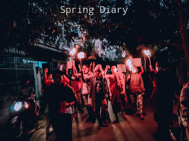 Mandalay coalition strike forces marched against the military junta on the streets near the military camp this evening, December 24, with chanting slogans "BE STRONG KNU, WE ARE BEHIND YOU".

#NoFlyZoneInMyanmar
#Dec24Coup 
#WhatsHappeningInMyanmar