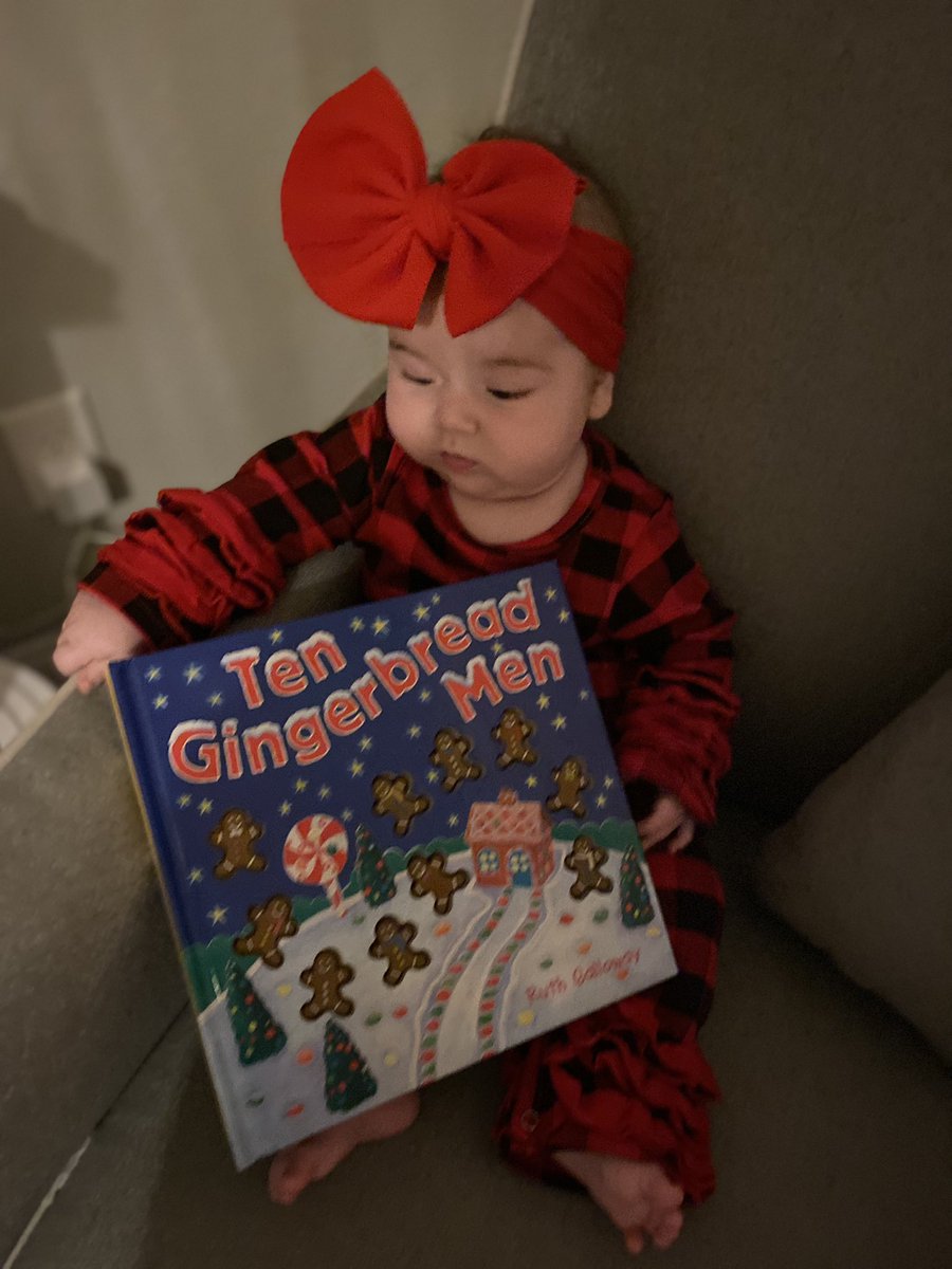 stacey_stary's tweet photo. Merry Christmas! 🎁 https://t.co/lwqLwHeh3f