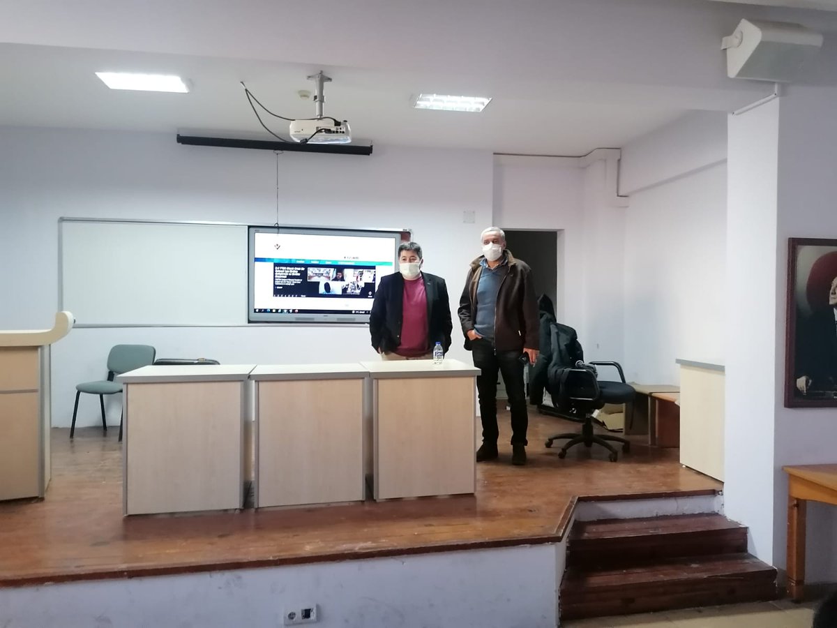 Okul Müdürümüz Bayram Çelik'in de katılımıyla öğrencilerimize Tübitak projeleri konusunda İl Mem Arge ekibinden Özcan Zorlu ve Ata Berk öğretmenlerimiz sunum yaptılar.Kendilerine teşekkür ederiz. <a href="/MersinMEM/">Mersin İl Millî Eğitim Müdürlüğü</a> <a href="/AdemKoca46/">Adem Koca</a> <a href="/BaykalBasdemir/">Baykal BAŞDEMİR</a> <a href="/MersinMEMArGe/">Mersin MEM ArGe</a> <a href="/yenisehirmem_33/">Yenişehir İlçe Milli Eğitim Müdürlüğü</a> <a href="/necmidinc/">M.Necmeddin Dinç</a>