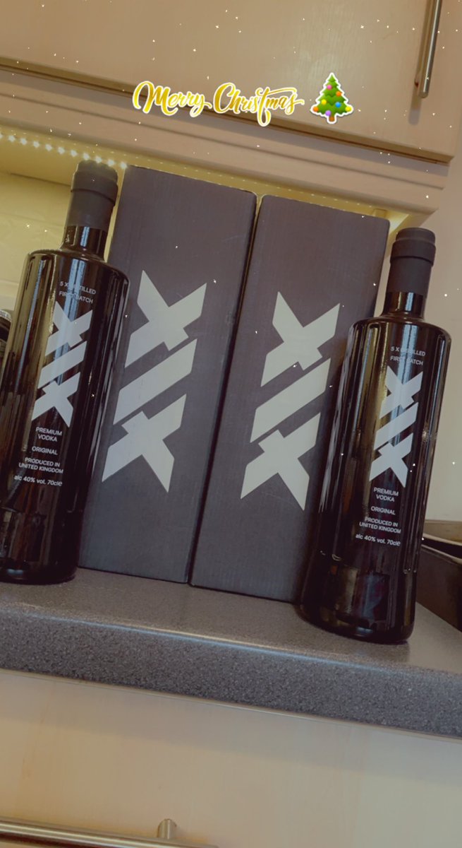 Megizmolone1995's tweet photo. Super happy got my vodka before Christmas thanks boys #XIXMAS @xixvodka @joinsideplus @Sidemen https://t.co/8JAMNeKtdl