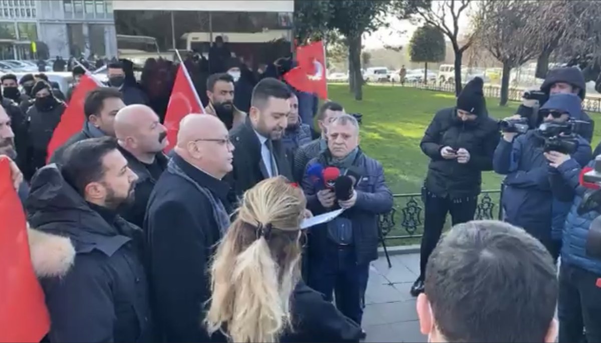 terör örgütleri ile iltisaklı olan kişi ve kişileri İBB bünyesinde işe aldığı için Ekrem İmamoğlu’nu ( engellemiş etiketleyemiyorum ) protesto ettik

Videoyu biraz sonra yayınlayacağım 

Basın açıklamamıza yoğun ilgi gösteren basın emekçilerimize en derin şükranlarımı sunuyorum