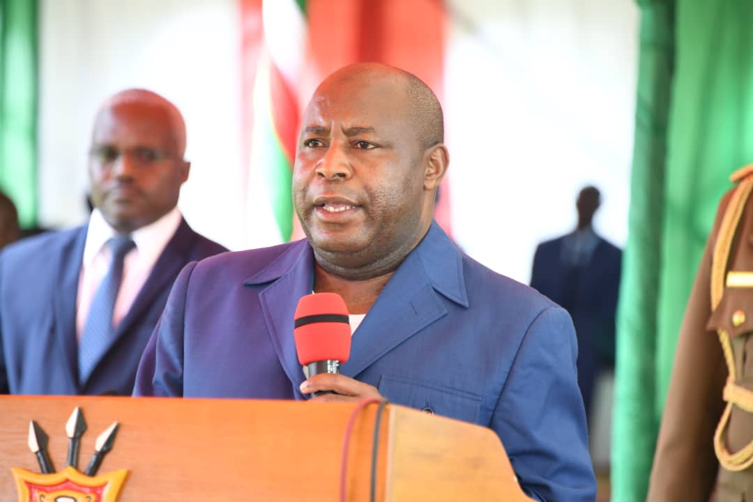 NtareHouse's tweet photo. En soulignant leur rôle de garants de la souveraineté nationale et de la cohésion sociale, le Chef de l'État a vivement salué la politique de proximité observée par les Corps de Défense et de Sécurité du #Burundi, qui renforce la confiance des citoyens et booste la productivité. https://t.co/WEZ4xTepb9