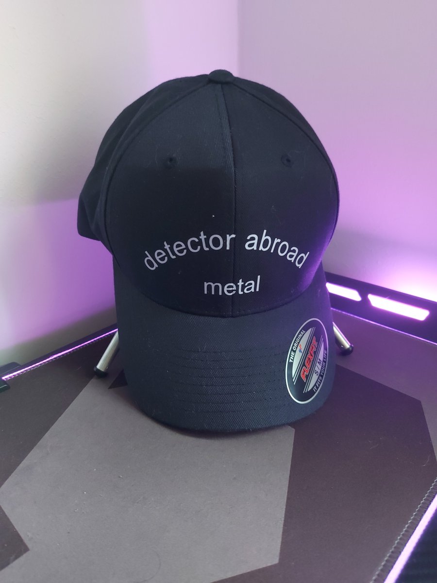 metal detector abroad wishes Merry Christmas and Christmas holidays to you all