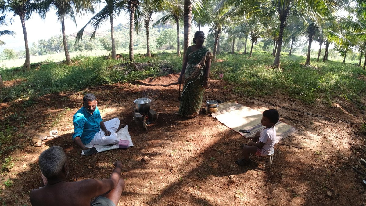 pasithupusi's tweet photo. Nattu Kozhi Thanni Kuzhambu | Nattu kozhi kuzhambu | Village Food Recipes

மகப்பேறு மற்றும் எலும்பு முறிவுக்கேற்ற, 
நாட்டுக்கோழி தண்ணி குழம்பு..!
#chickengravy #countrychickengravy #pasithupusi #cookingchannel
https://t.co/nLg4OMsX5X https://t.co/4St63z2ySz