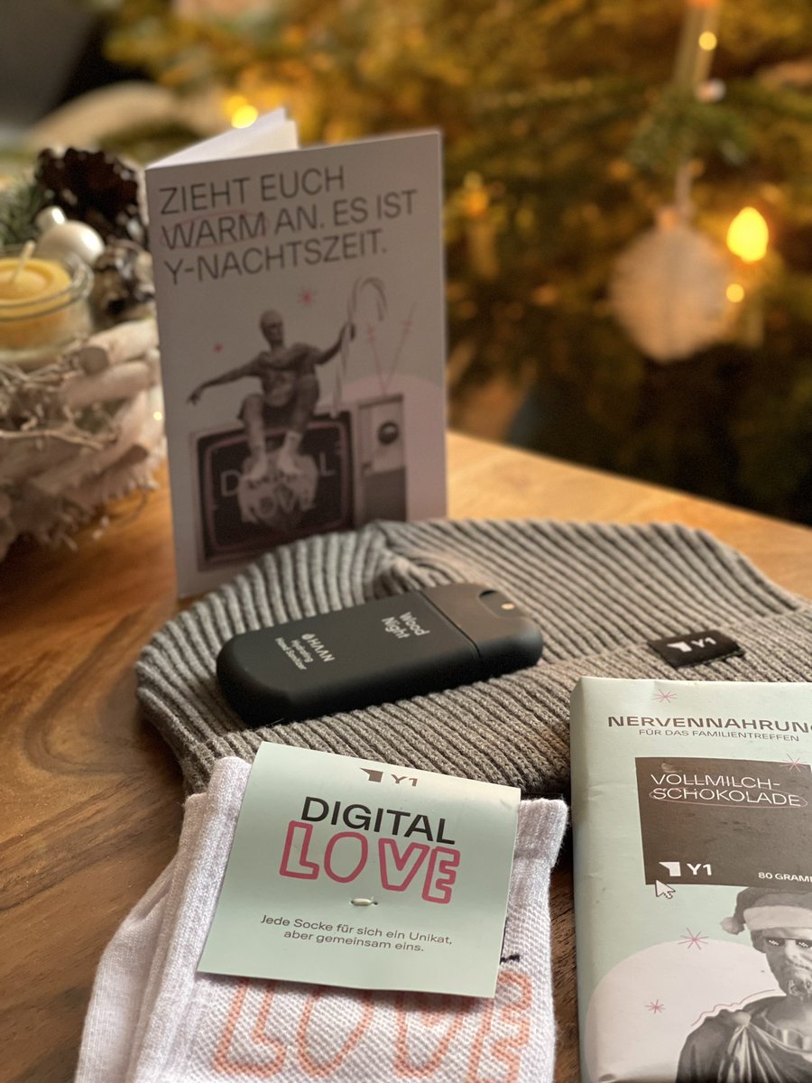 At the end of an exciting year, I look back with gratitude on my start at Y1. Great team, new friends and exciting projects. And best of all: Socks for Christmas! 😄👍🏻🎄
Thank you <a href="/Y1Digital/">Y1</a> for everything!