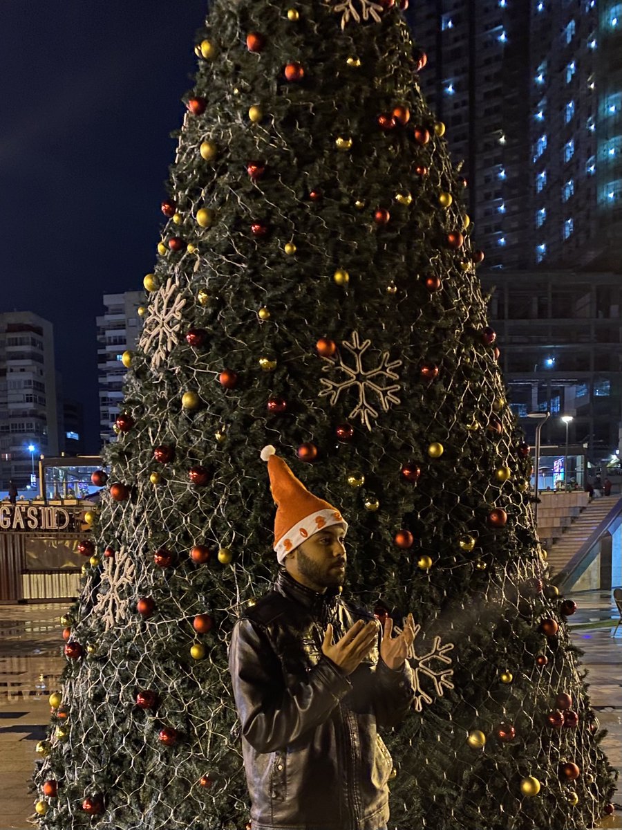 TheKambalz's tweet photo. جمعة مباركة 🎅🏾🎄. https://t.co/FnVBRsonkG