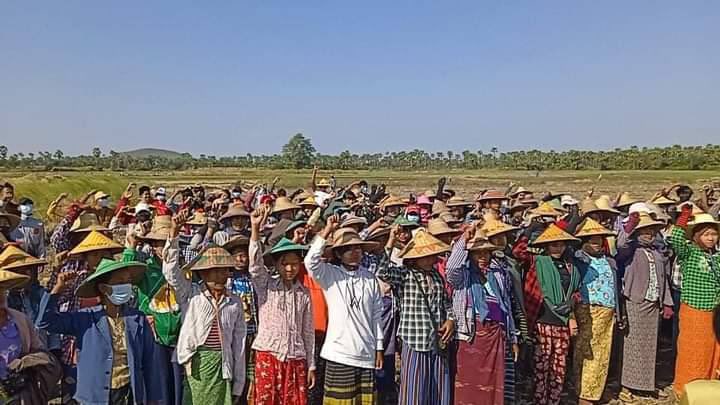 Villages in northern Salingyi Township, #Sagaing , &amp; east of Yinmabin Township protested against the military coup . #Australia_StopEngagingWithTerrorists #NoFlyZoneInMyanmar #Dec24Coup   #WhatsHappeningInMyanmar