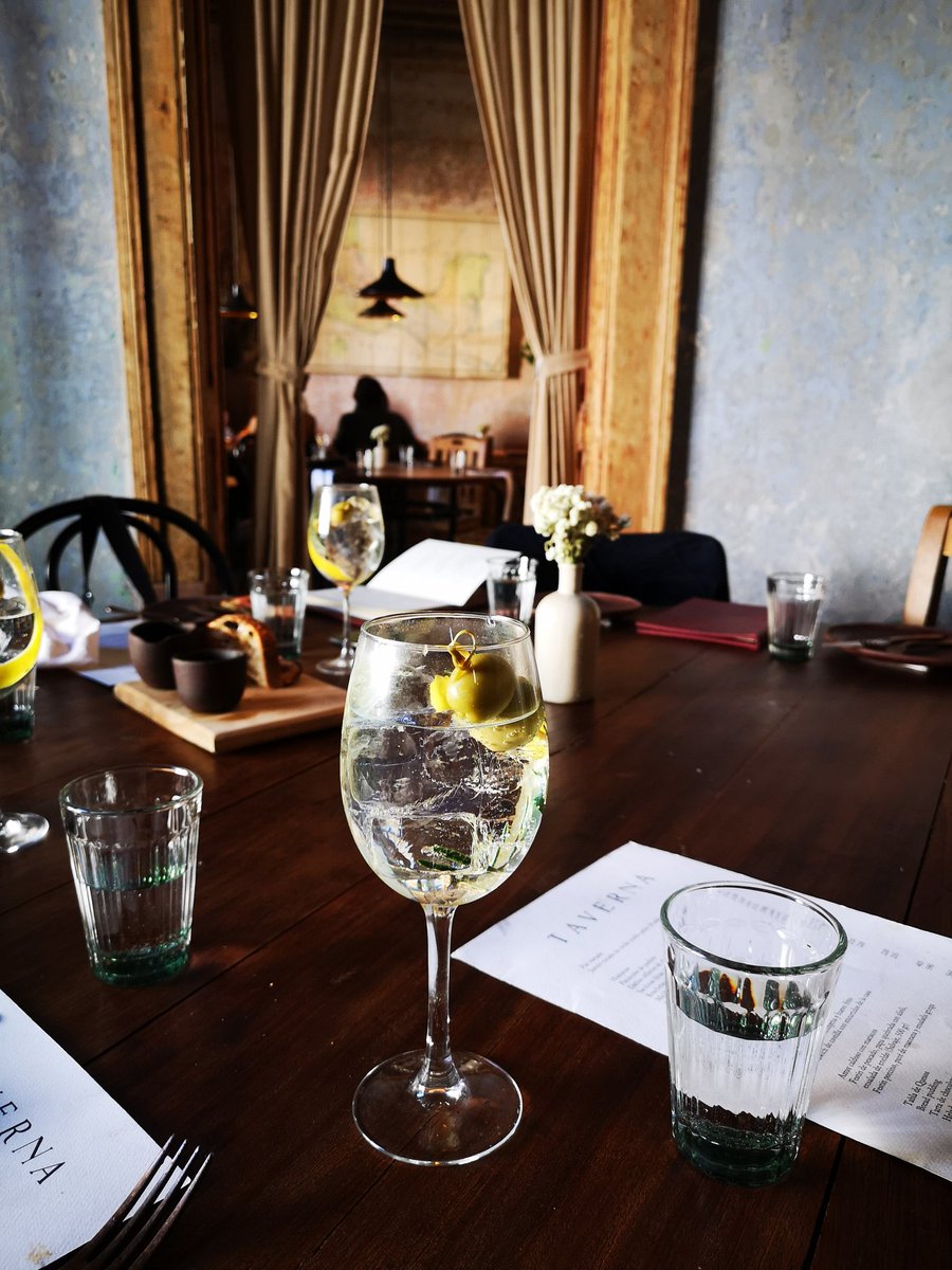 BritaniaMilan's tweet photo. Gran lugar #taverna https://t.co/y8XQ4goXoS