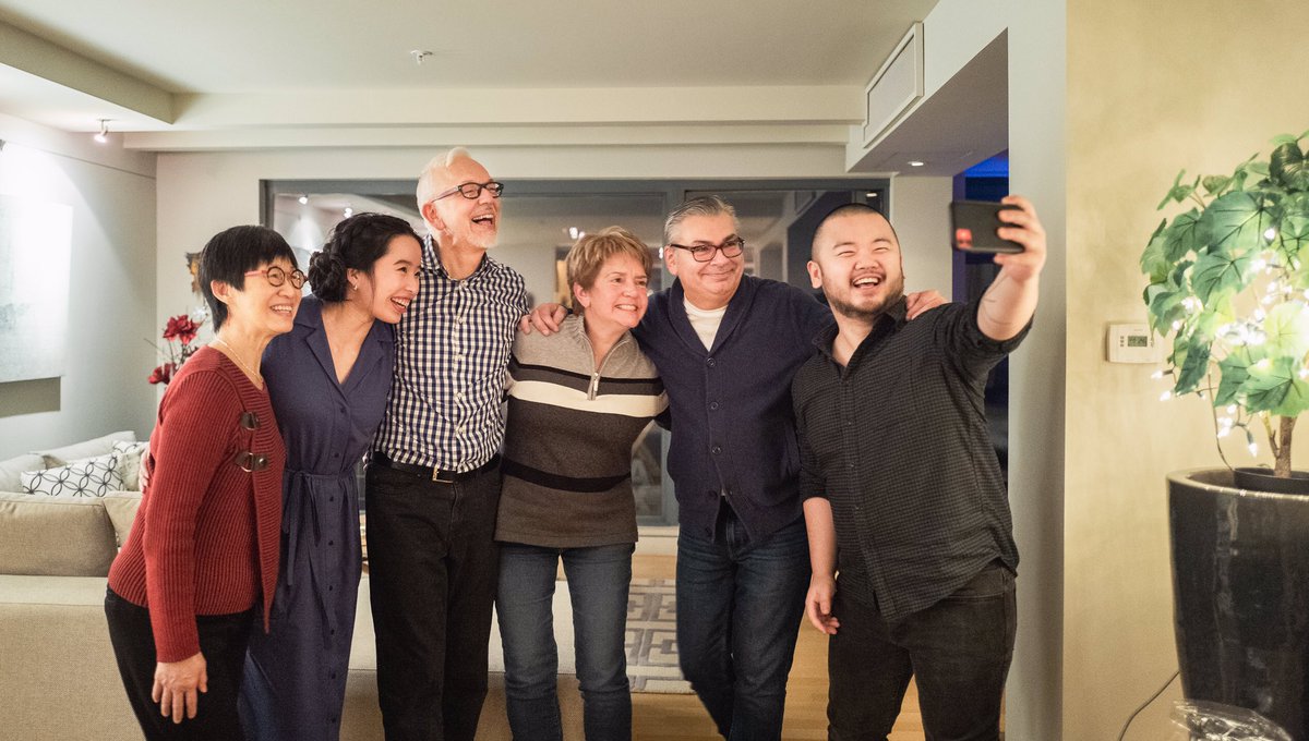 judebakes's tweet image. this is a bit tardy, but I love this photo so much (thanks, Edward 👍) All 5 seasons of GCBS  represented 💕 #gcbs #cbcbakingshow